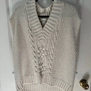 H&M White/Cream Sweater Vest in Medium